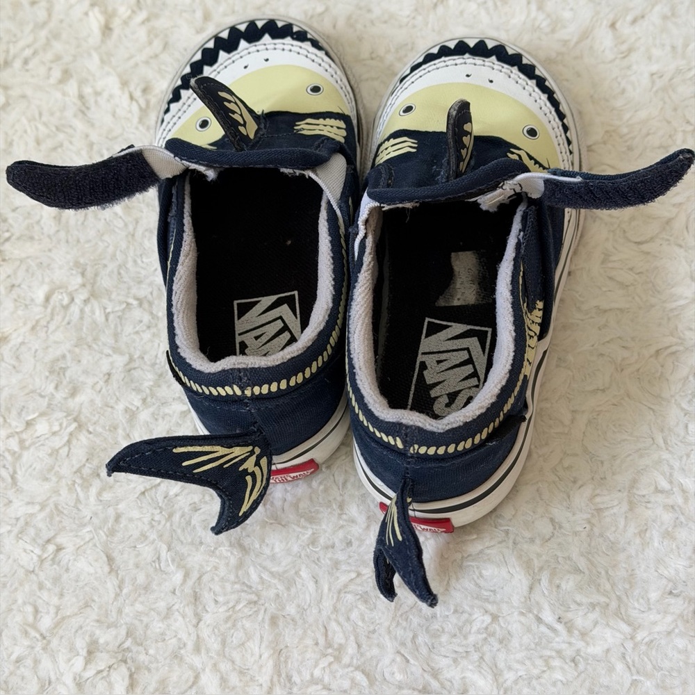 Vans Slip-on Navy V Shark Glow XRay Ocean Blue Sneakers for Kids Size 7.0 - Picture 6 of 12